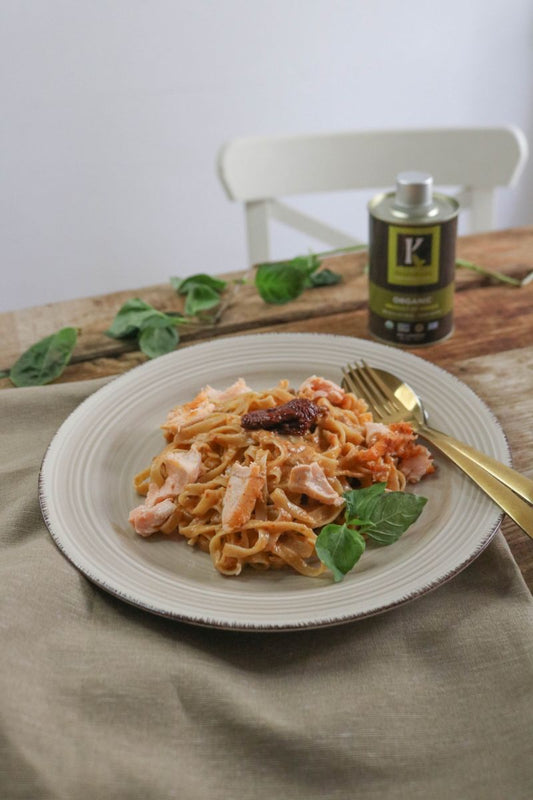 Linguini With Salmon And Dried Tomato Pasta